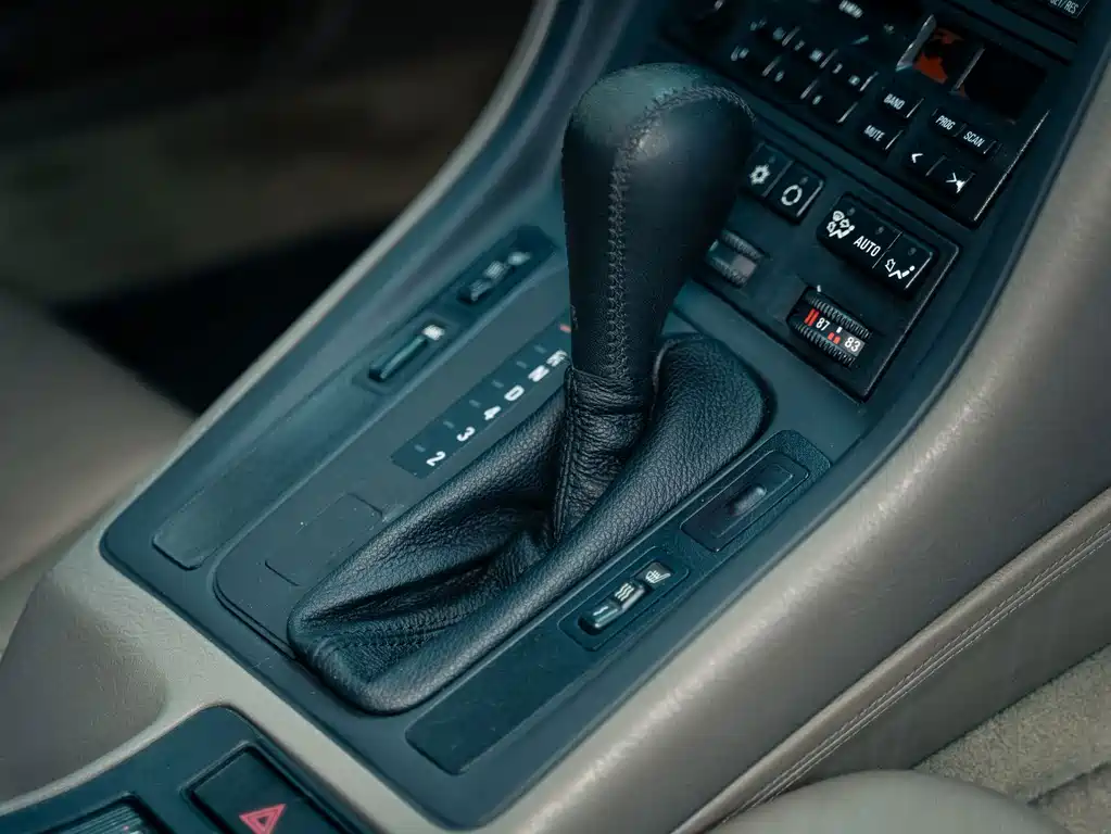 BMW 8 Series — миниатюра 17