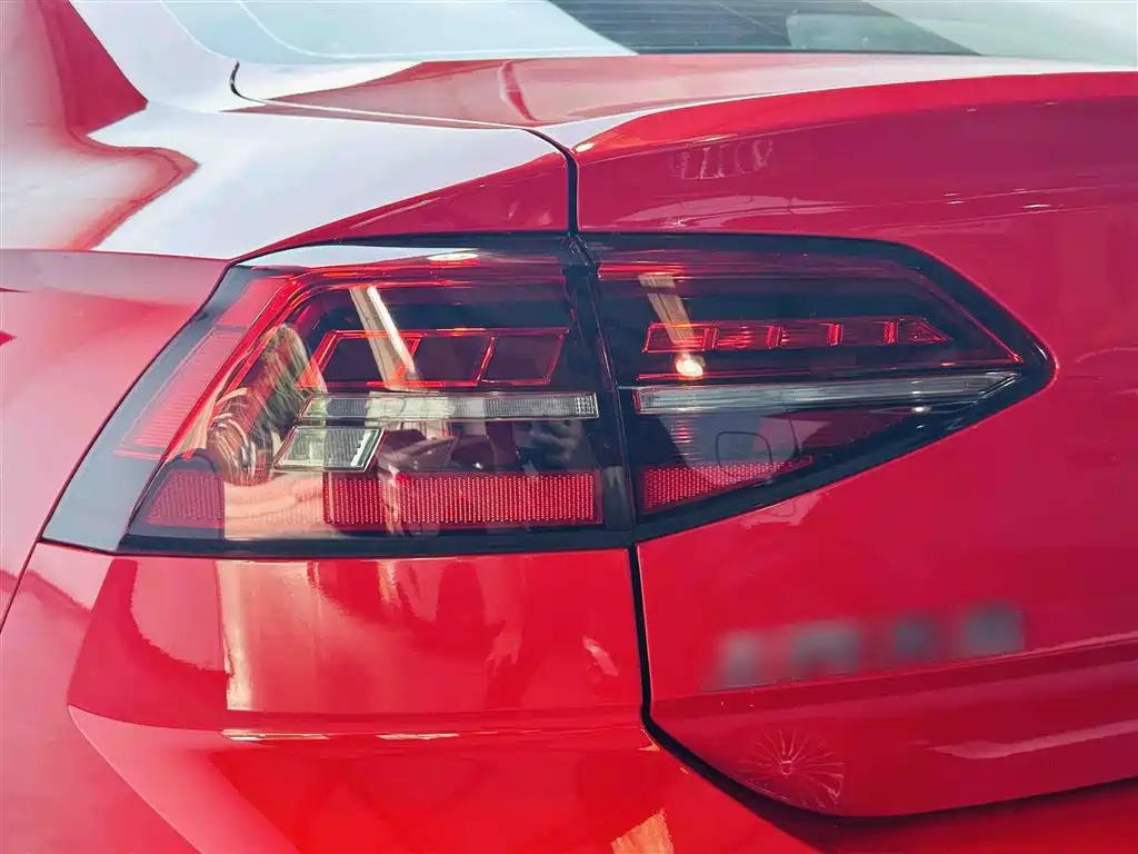 Volkswagen Lamando 2021 230TSI DSG
