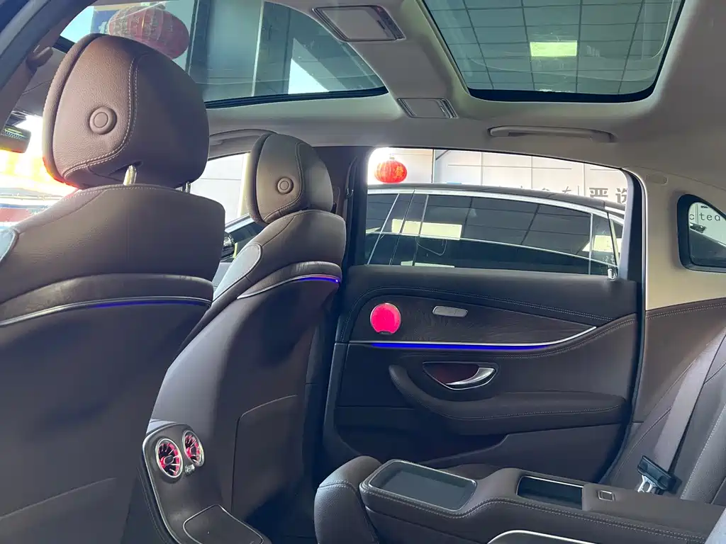 MERCEDES-BENZ E CLASS