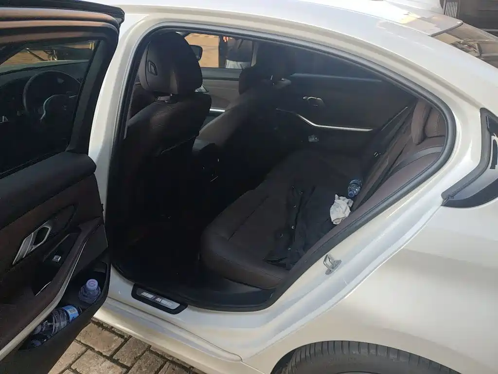BMW 3 Series — миниатюра 18