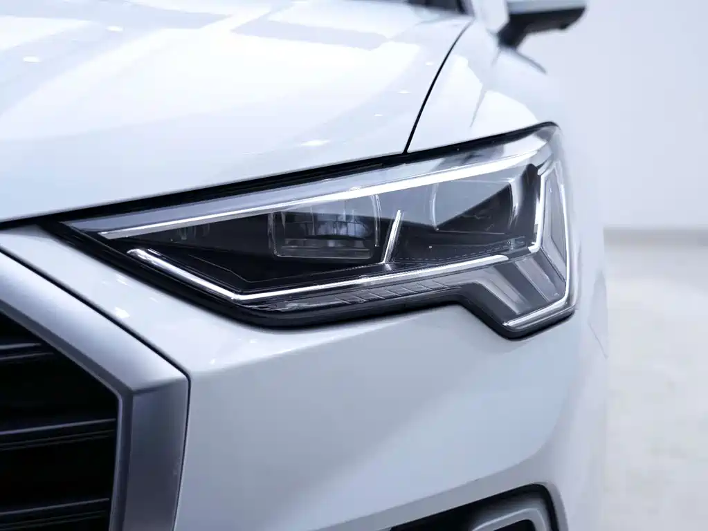 Audi Q3 — миниатюра 10