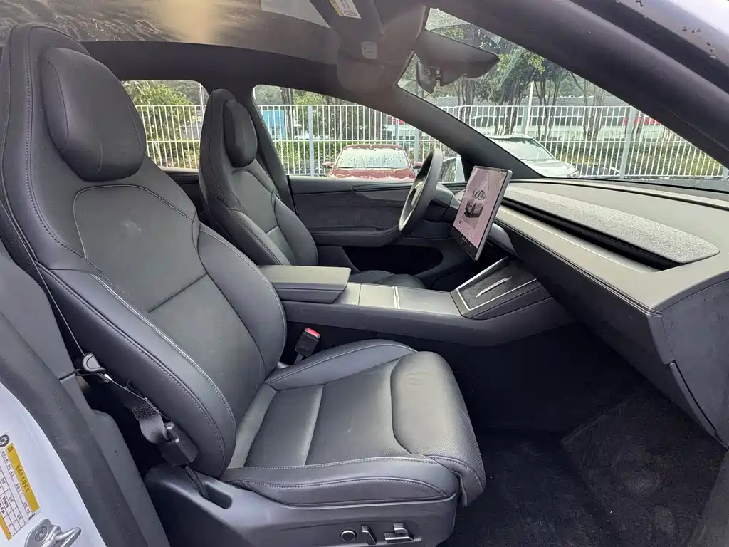 Tesla Model Y L — миниатюра 21