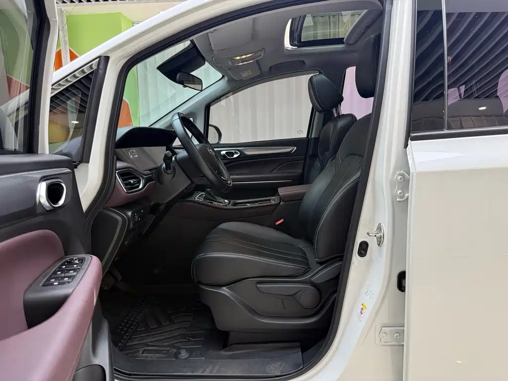 GAC Motor Trumpchi M6 — миниатюра 7