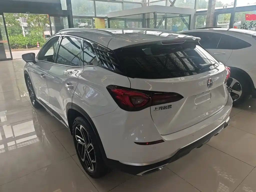 MG MG ONE — миниатюра 5