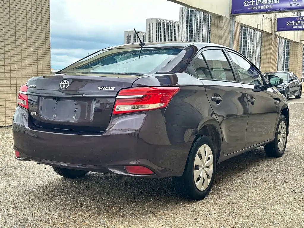 Toyota Vios — миниатюра 5