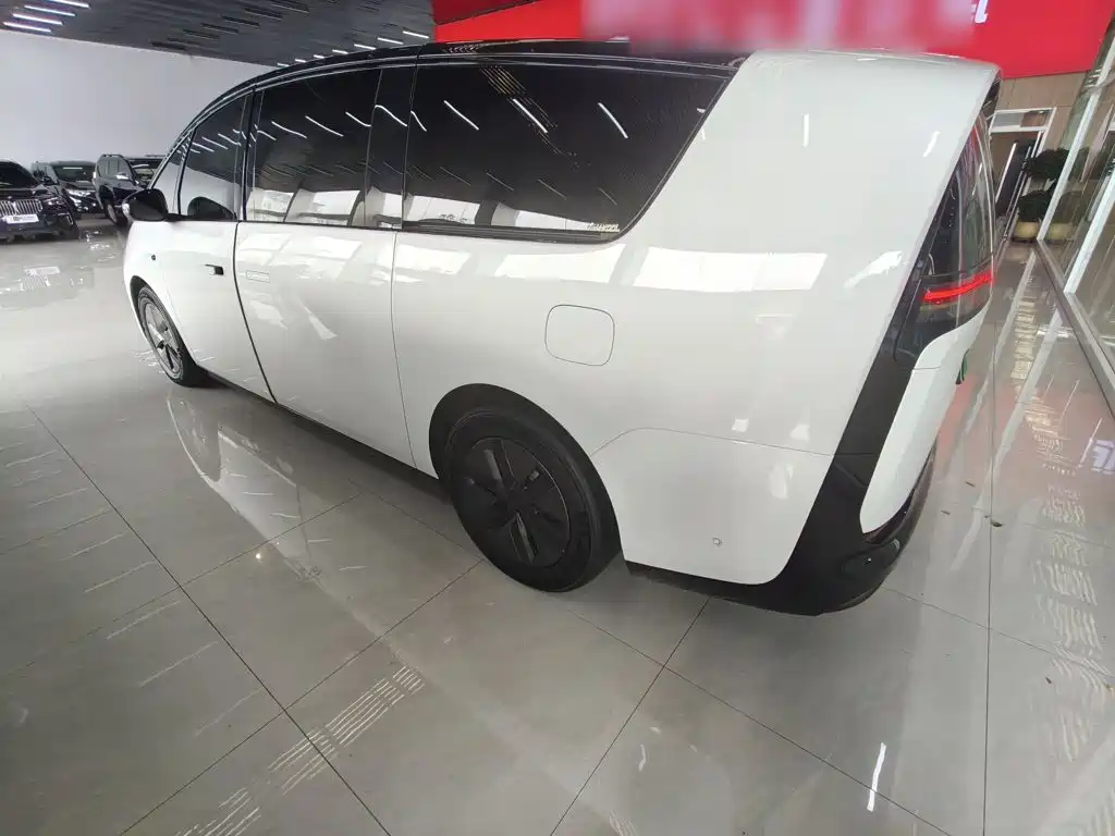 Li Auto MEGA 2024 Ultra