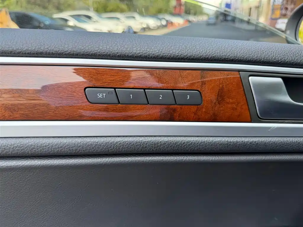 Volkswagen Touareg 2011 3.0TSI