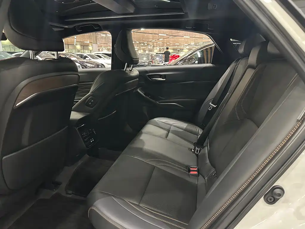 Toyota Avalon — миниатюра 11