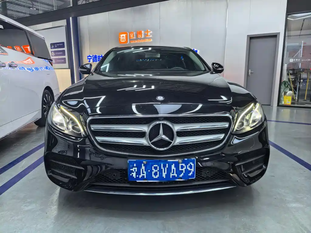 MERCEDES-BENZ E CLASS