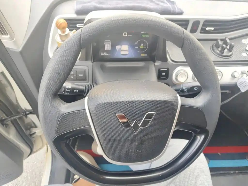 Wuling MINIEV — миниатюра 6