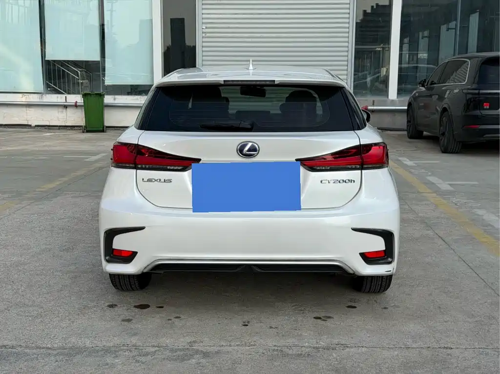Lexus CT — миниатюра 8