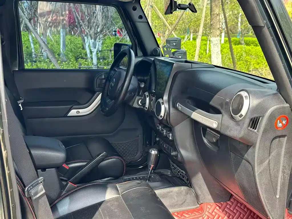 Jeep Wrangler — миниатюра 10