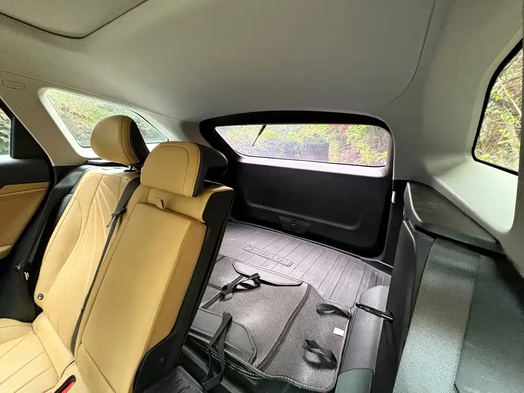 Geely Boyue L — миниатюра 8