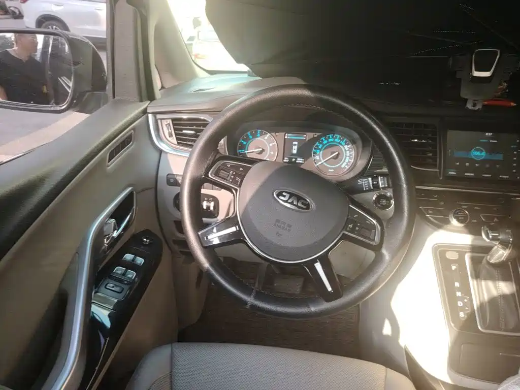 JAC Refine M6 — миниатюра 3