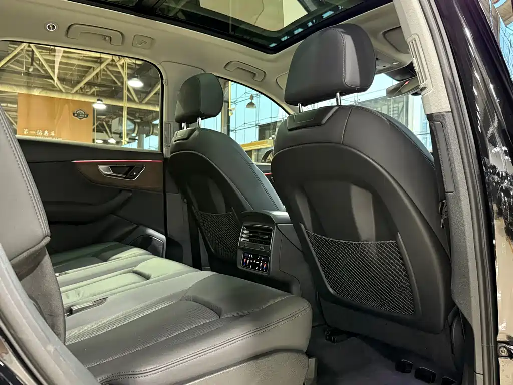 Audi Q7 — миниатюра 9