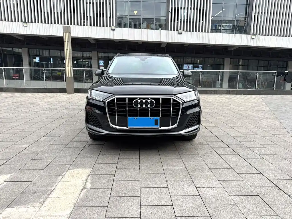 Audi Q7 2023 55 TFSI quattro S line Sport