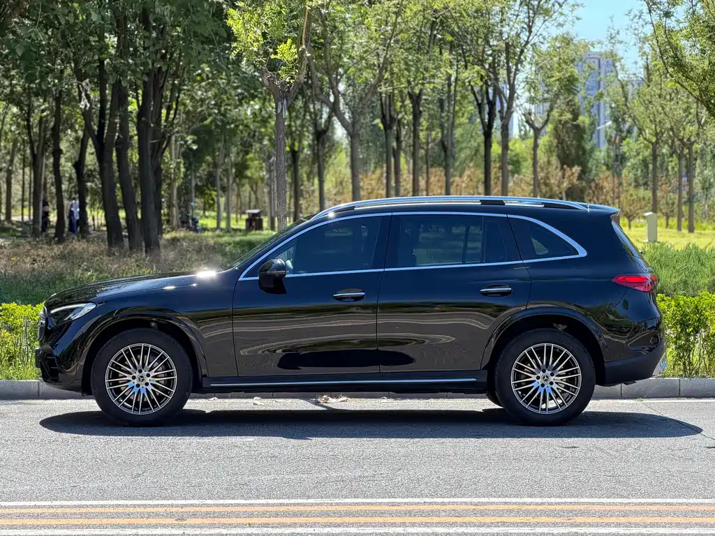 Mercedes-Benz GLC 2023 GLC 300 L 4MATIC 7 мест
