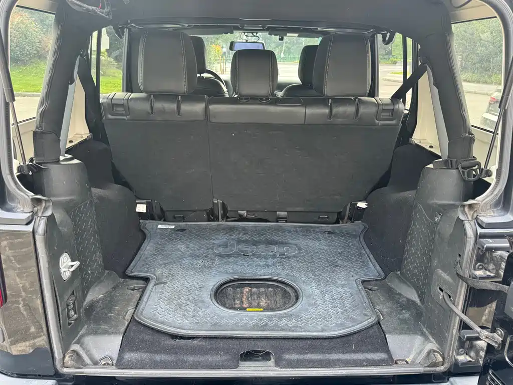 Jeep Wrangler — миниатюра 12