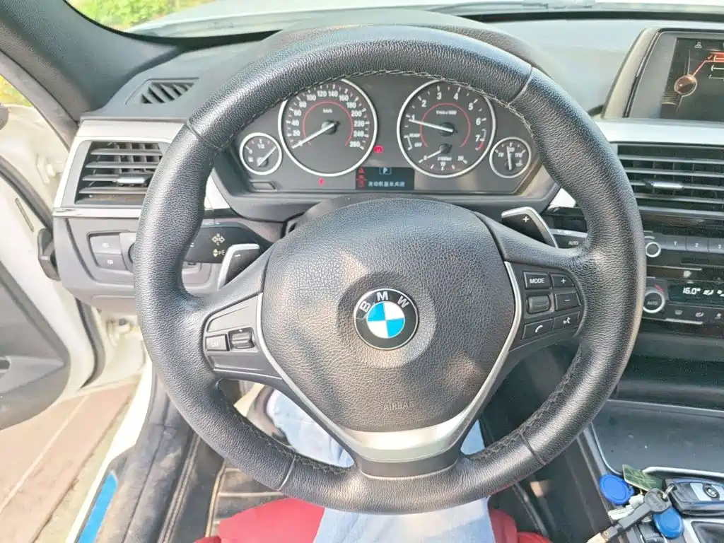 BMW 3 Series — миниатюра 6