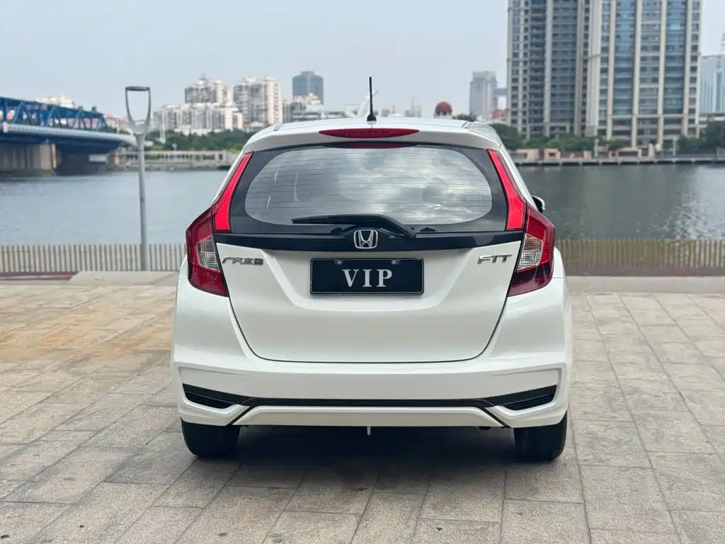 Honda Fit — миниатюра 8