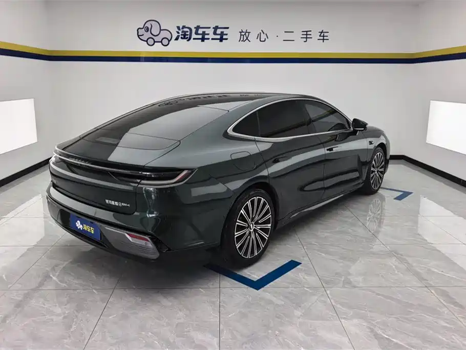 Geely Galaxy Galaxy 8 8 2025 130km EM-i Flagship