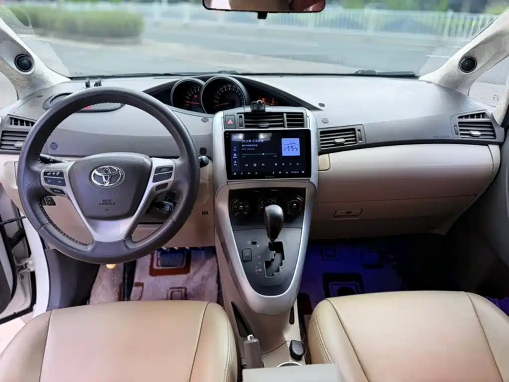 Toyota Verso — миниатюра 9