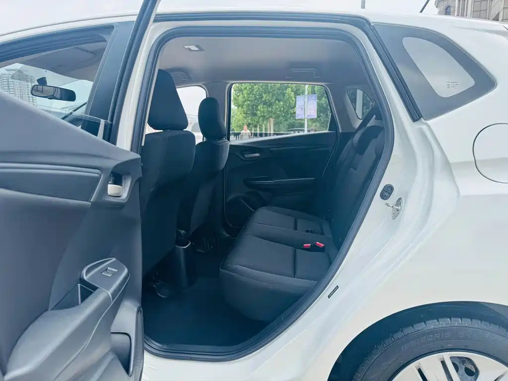 Honda Fit — миниатюра 6