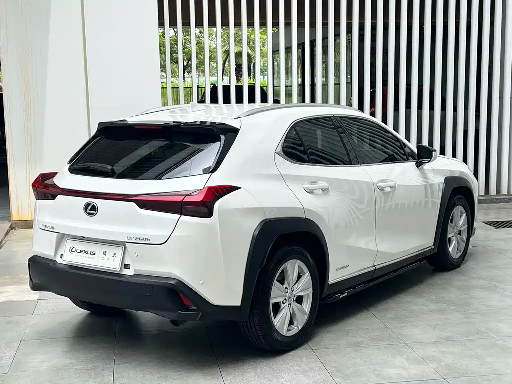 Lexus UX — миниатюра 10