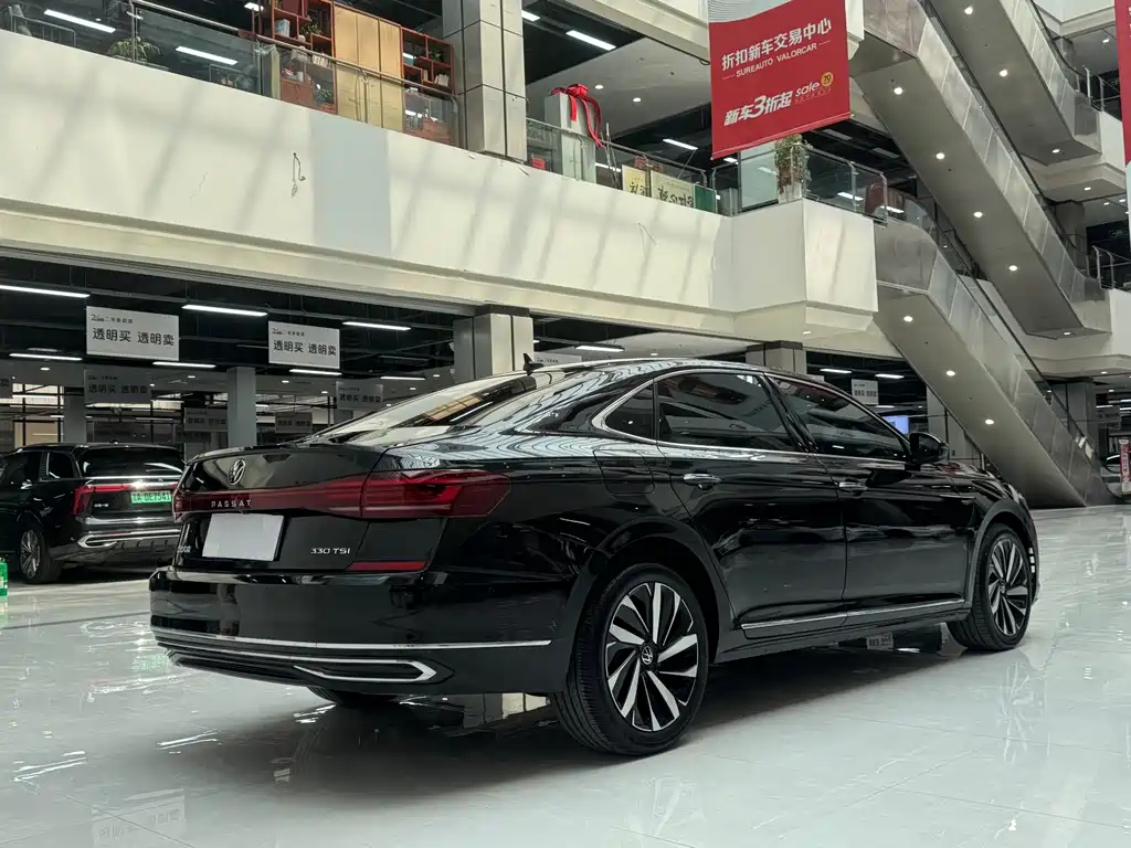 Volkswagen Passat 2021 330TSI Luxury