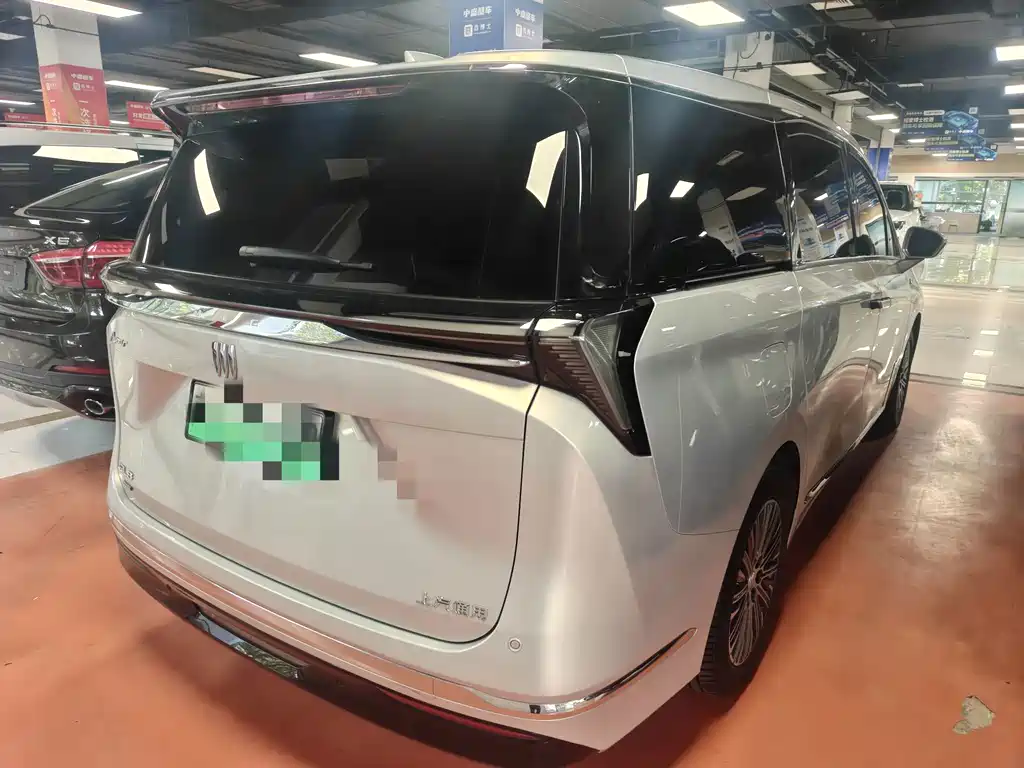 Buick GL8 Hybrid — миниатюра 8