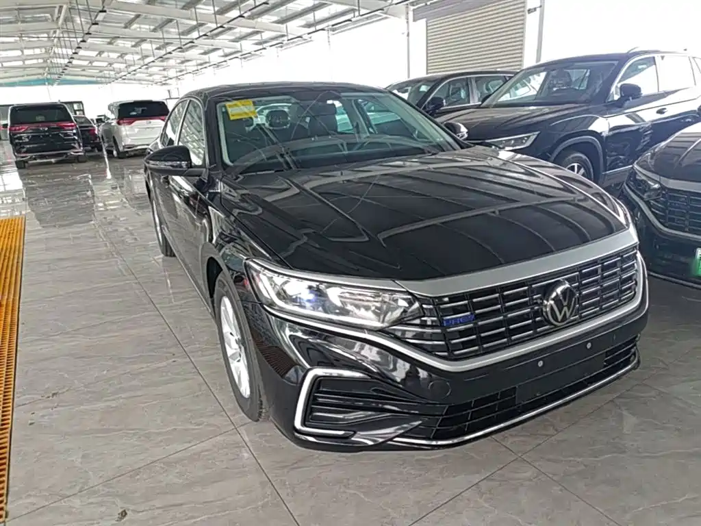 Volkswagen Passat 2025 430PHEV
