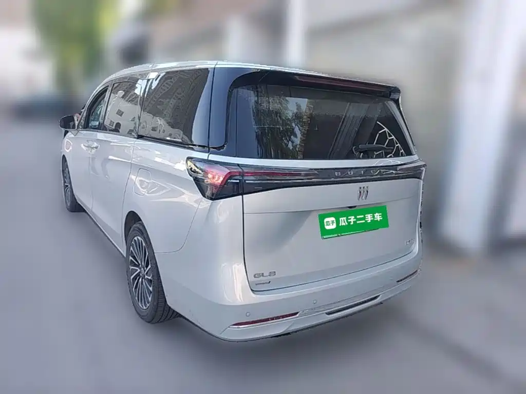 Buick GL8 Hybrid — миниатюра 7