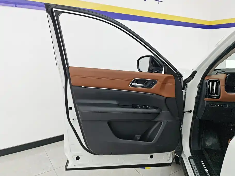 Nissan Teramont — миниатюра 7