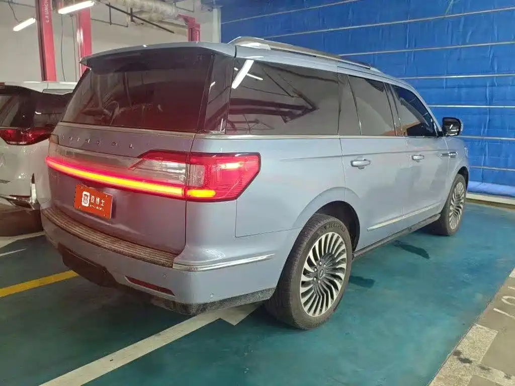 Lincoln Navigator — миниатюра 4