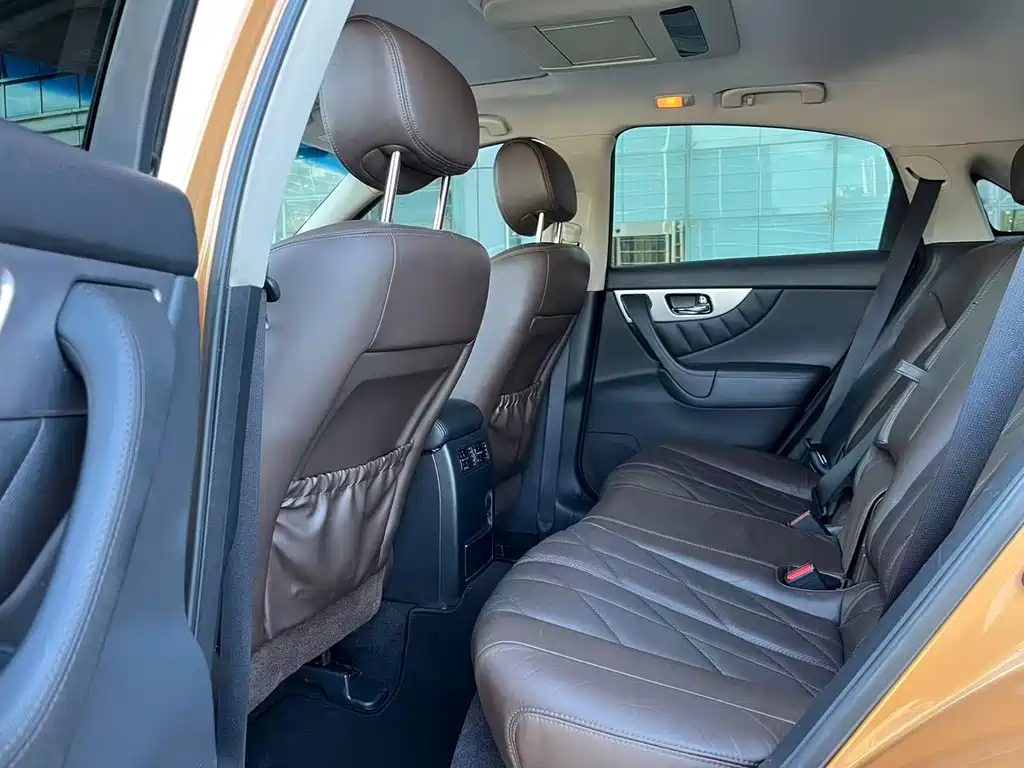 Infiniti FX — миниатюра 6