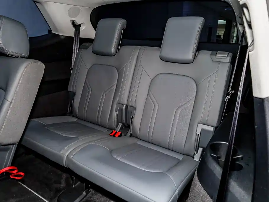 Audi Q6 — миниатюра 11
