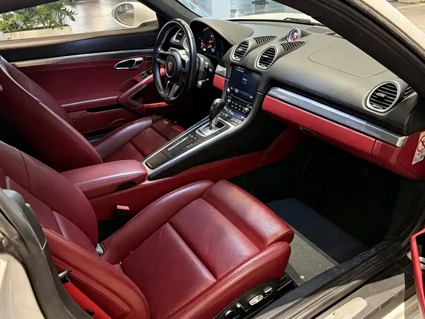 Porsche 718 2018 Cayman 2.0T