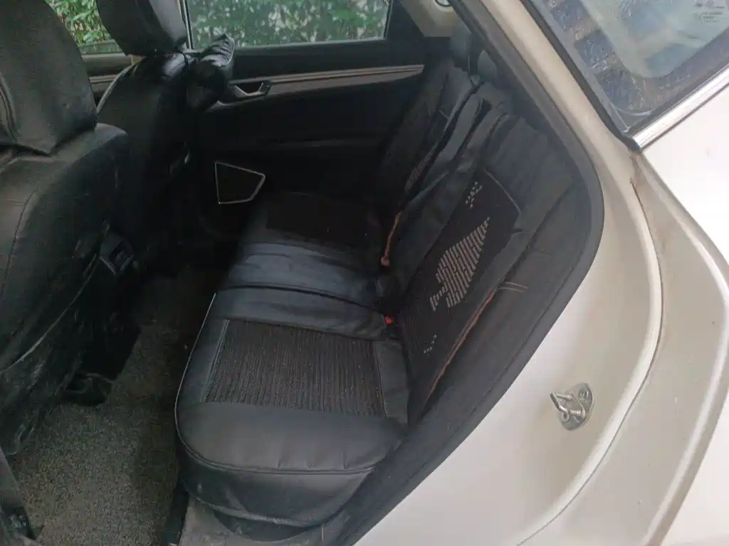 Geely Emgrand GS — миниатюра 13