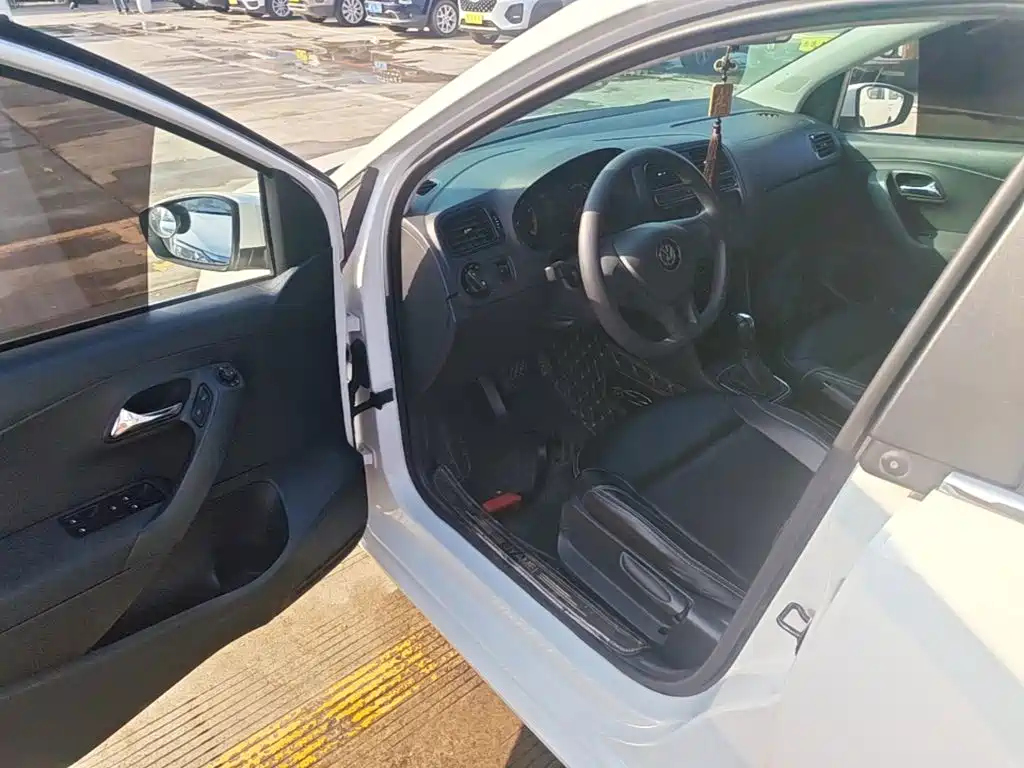 Volkswagen Polo — миниатюра 16