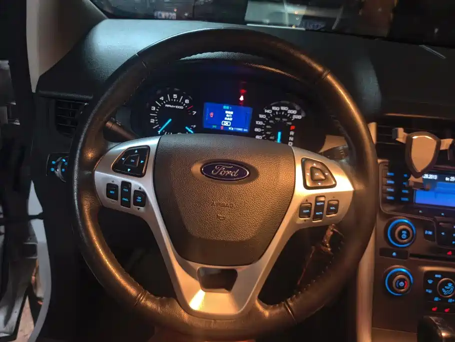 Ford Edge (Import) — миниатюра 15