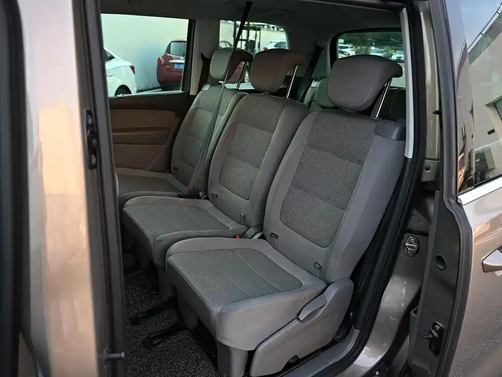 Volkswagen Sharan — миниатюра 9