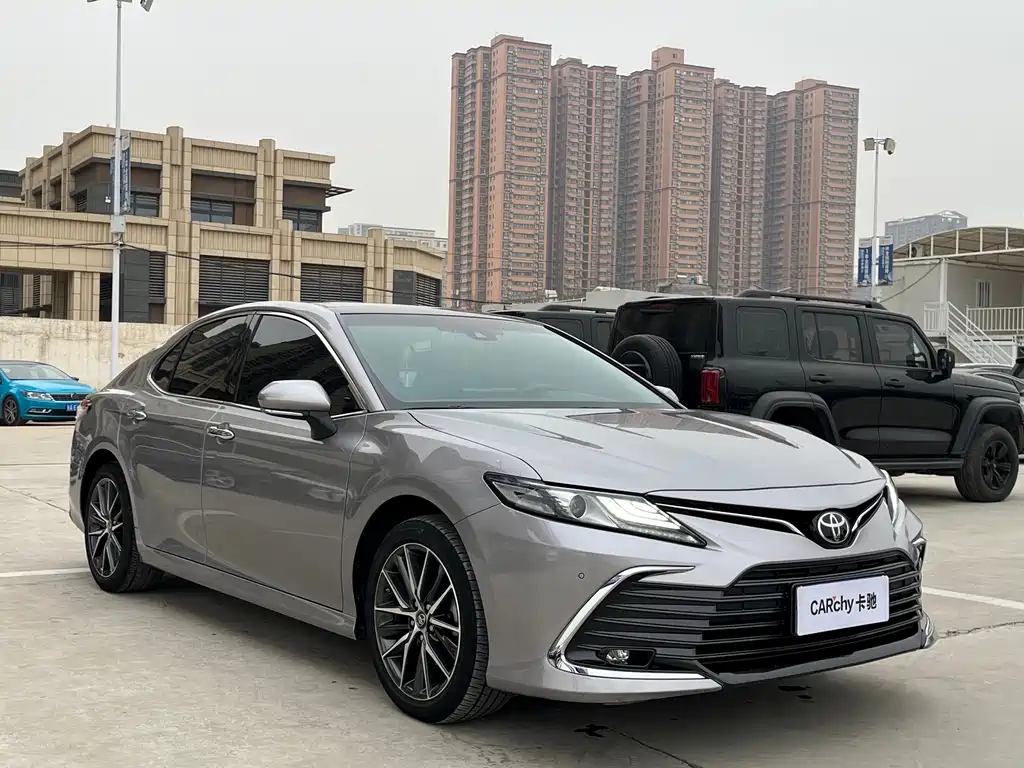 Toyota Camry — миниатюра 3