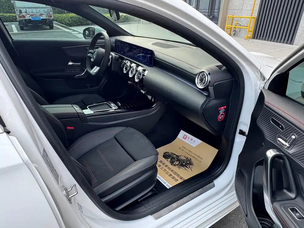 Mercedes-Benz A-Class — миниатюра 9
