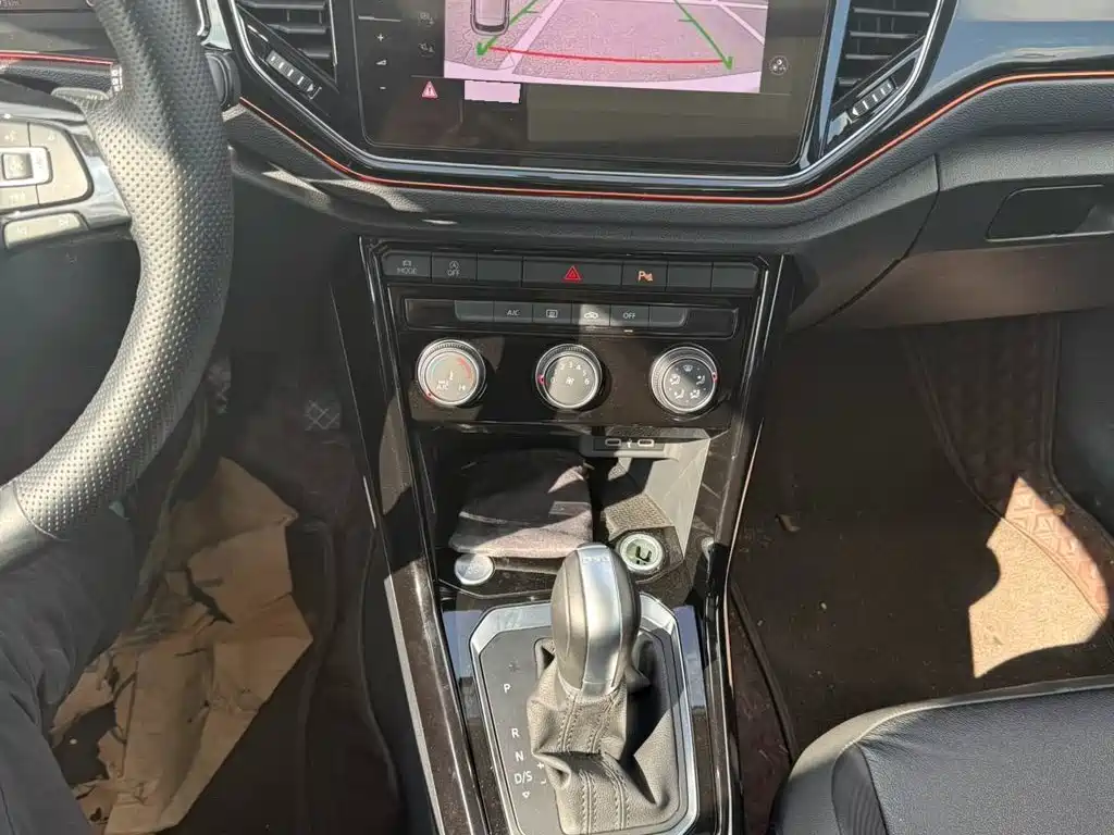 Volkswagen T-Roc — миниатюра 13