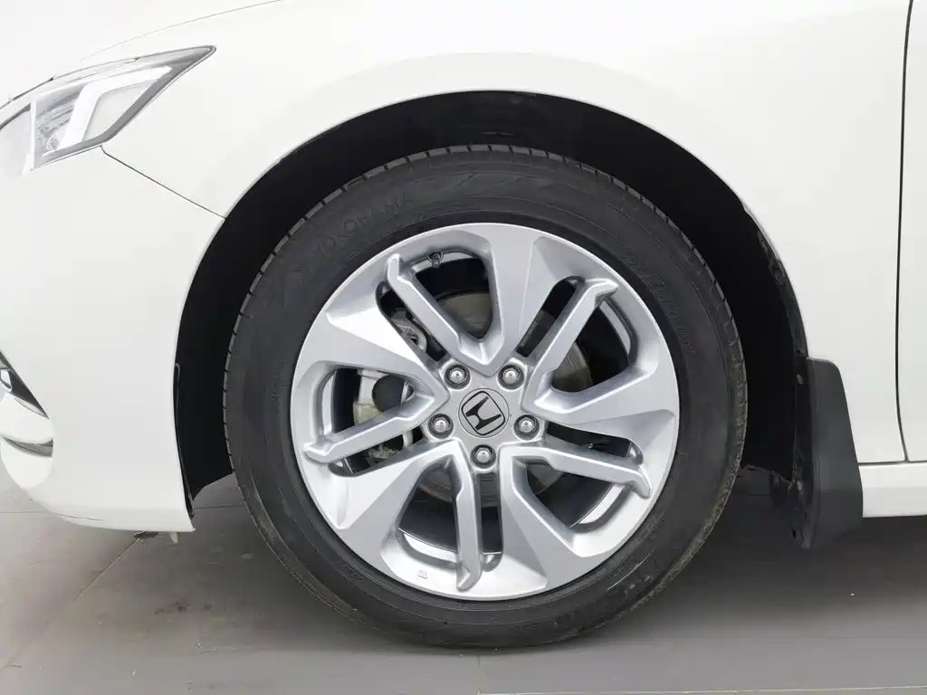 Honda Accord — миниатюра 17