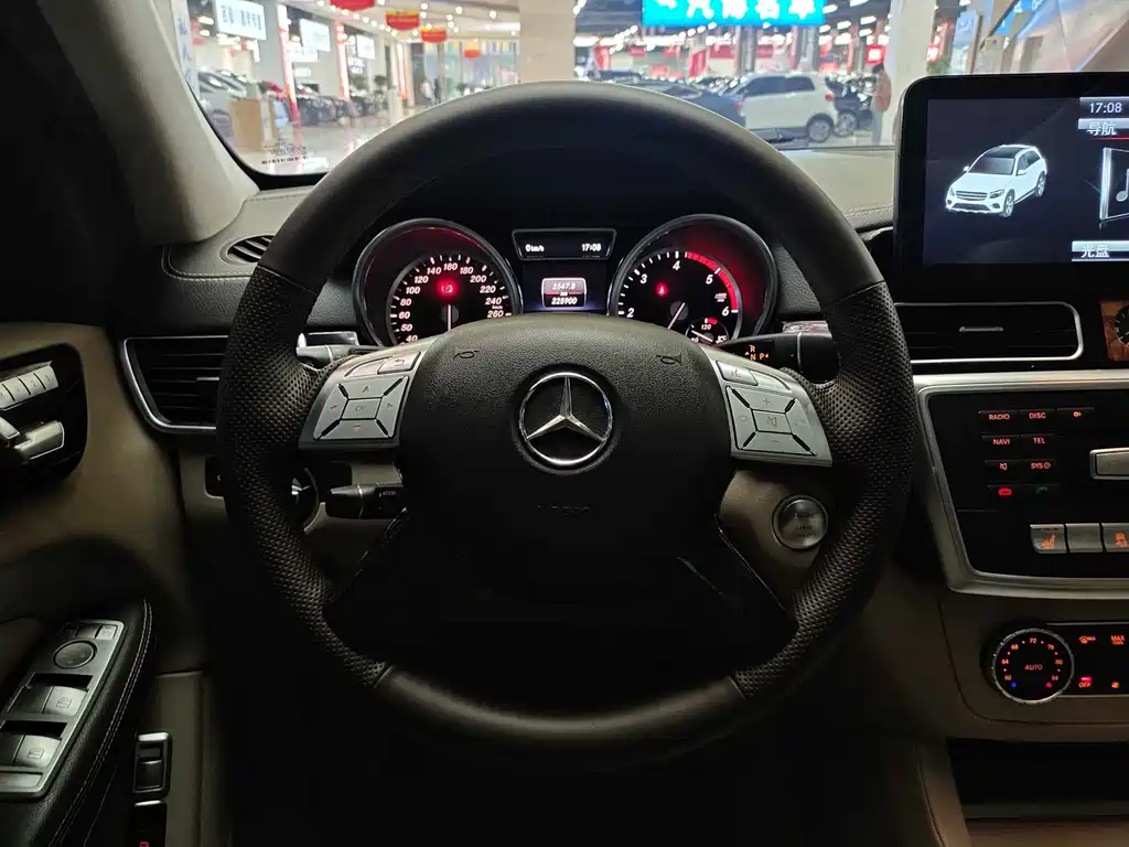 Mercedes-Benz GL-Class — миниатюра 16