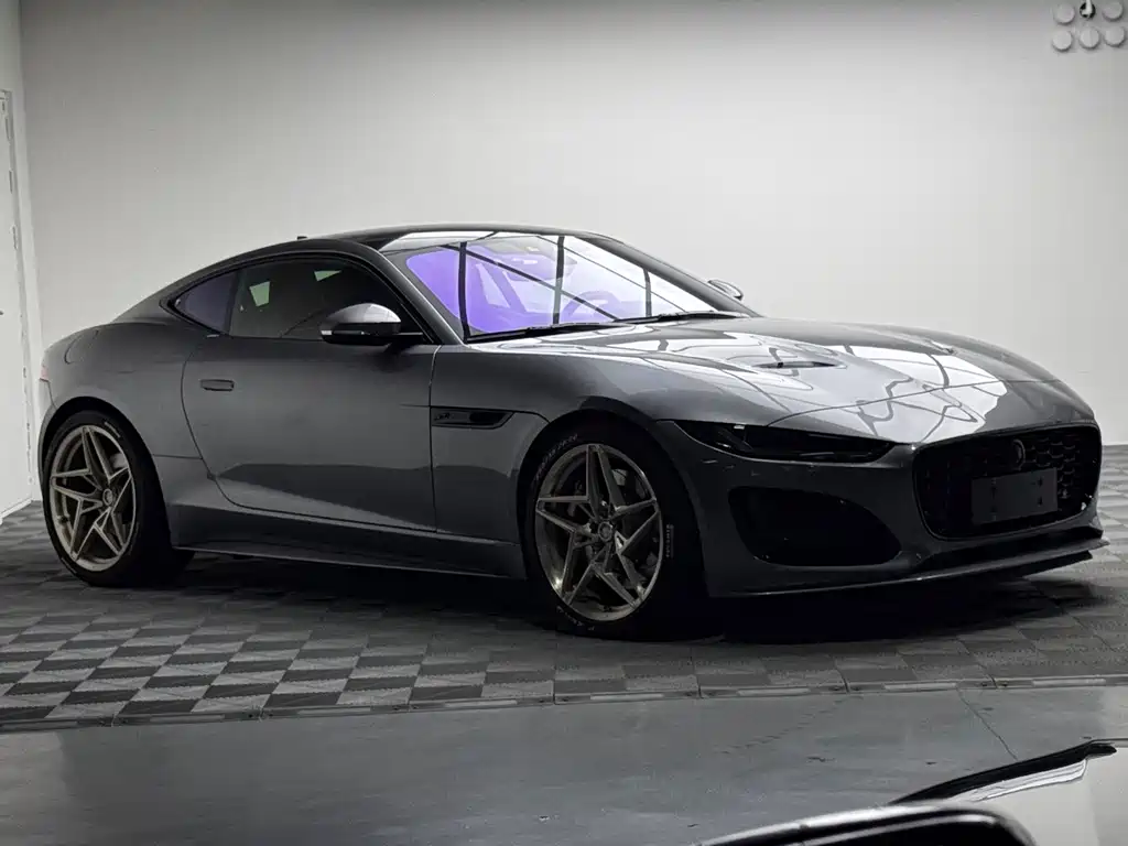 Jaguar F-Type 2024 P300 75