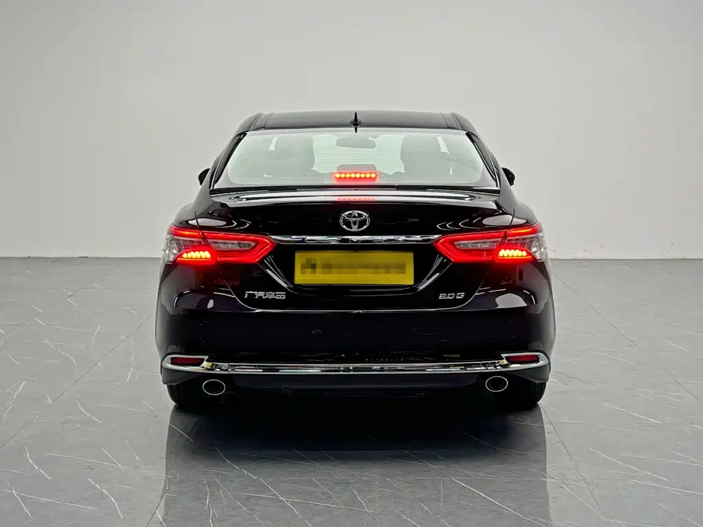 Toyota Camry — миниатюра 5