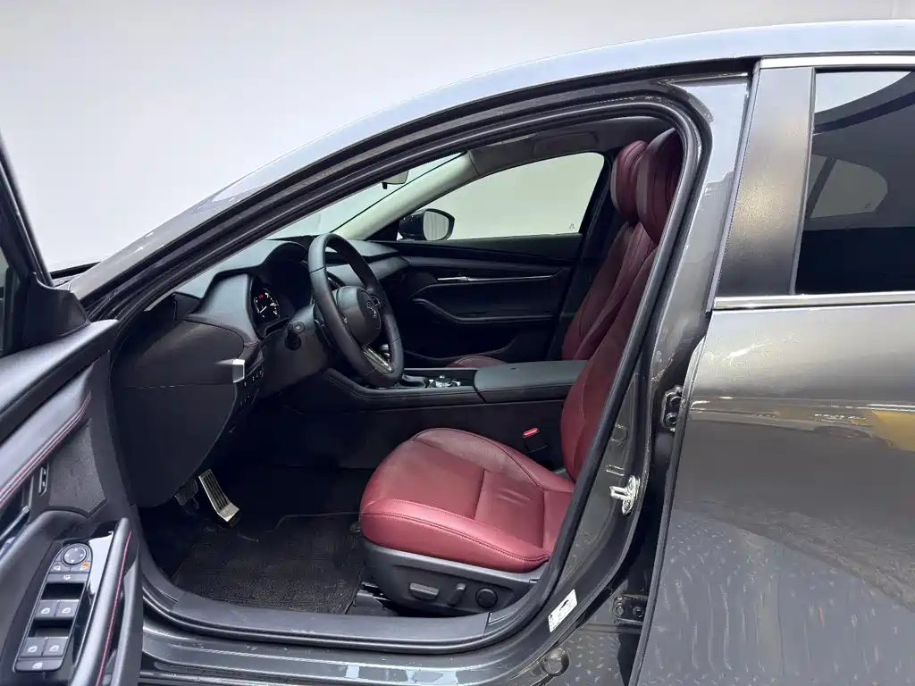 Mazda 3 Axela — миниатюра 14