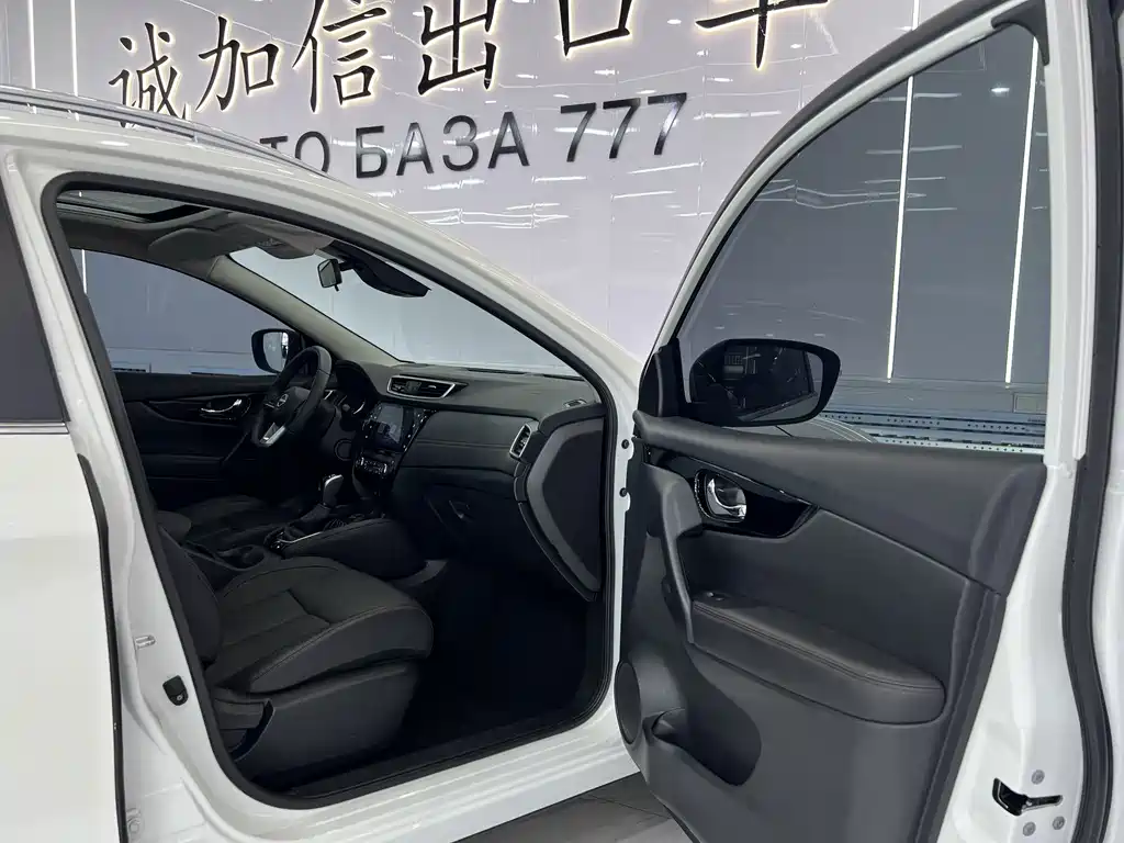 Nissan Qashqai — миниатюра 18